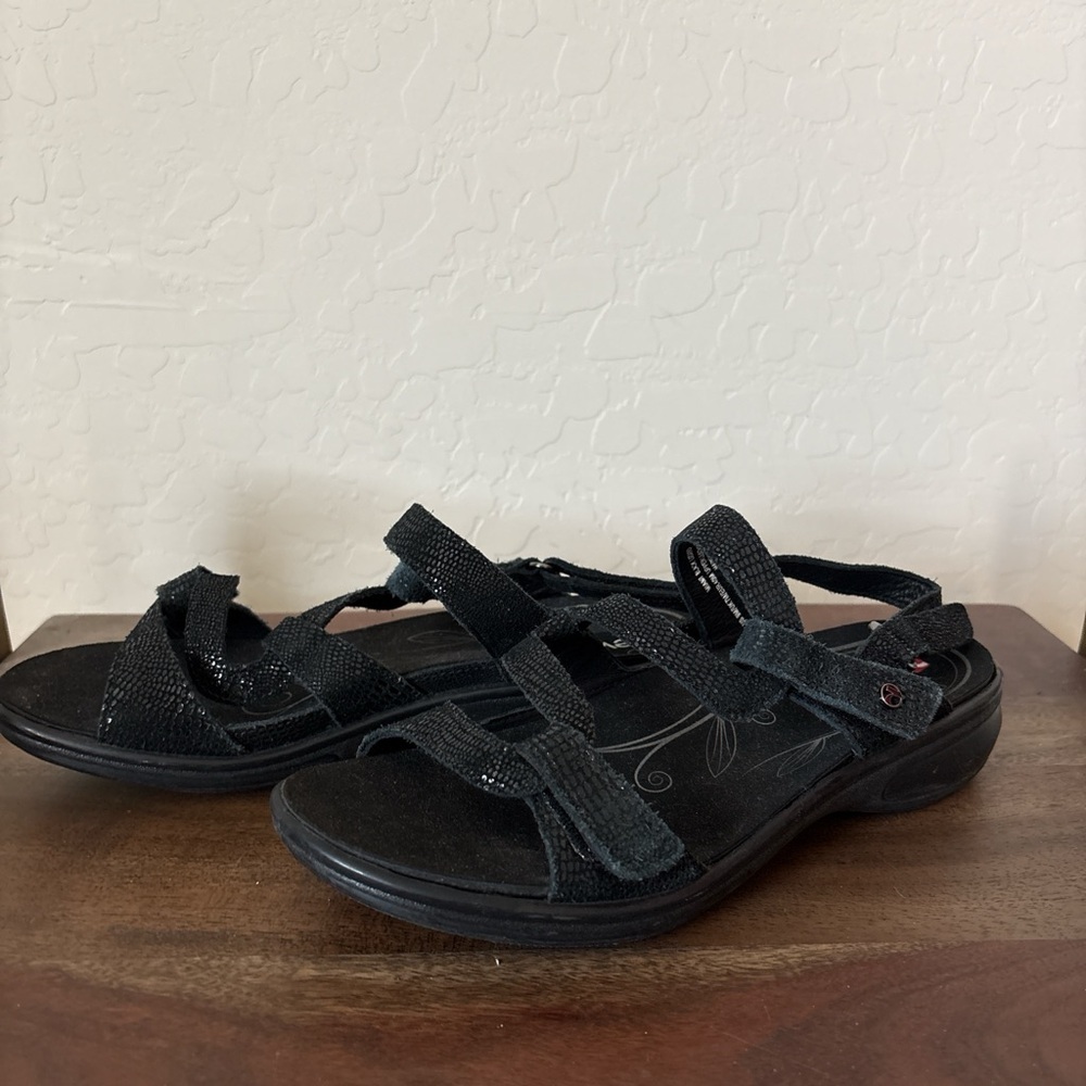 Womens Shoes-REVERE-"Black Lizard" leather "Miam Emerald" strappy sandal- US 9